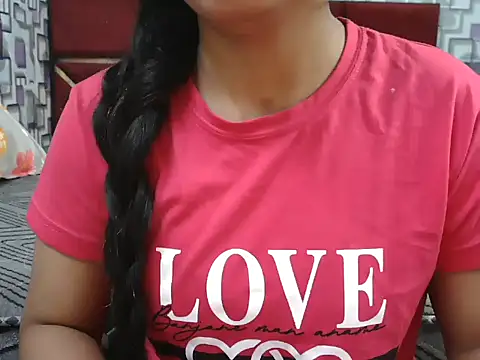 Snapshot of Somiya87 chatting on 11-15-25, 10:15 Somiya87 online show from 11-15-25, 10:15