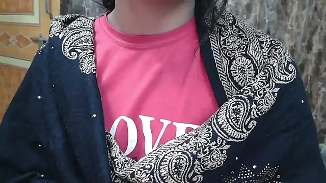 Snapshot of Somiya87 chatting on 01-10-26, 11:42 Somiya87 online show from 01-10-26, 11:42