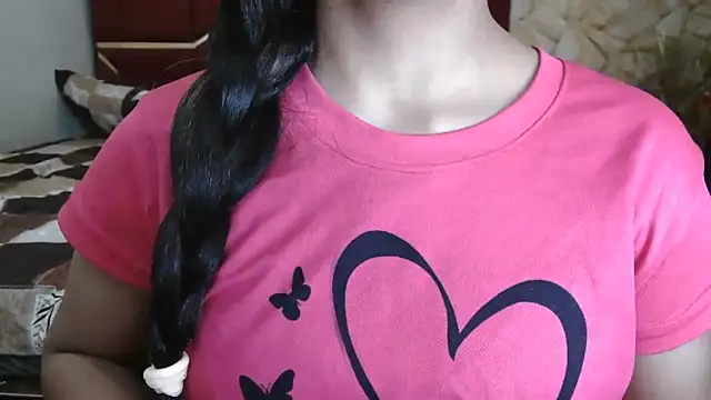 Snapshot of Somiya87 chatting on 02-22-26, 07:56 Somiya87 online show from 02-22-26, 07:56