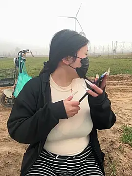 Snapshot of Happyou2 chatting on 03-06-25, 11:42 Happyou2 online show from 03-06-25, 11:42