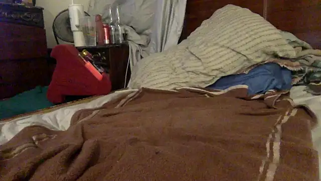 bubblebut420 online show from 10-12-25, 07:40