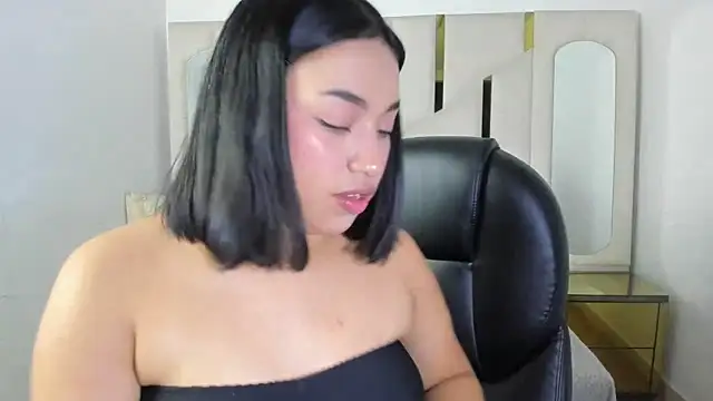 IsabellRodriguez18 online show from 12-23-25, 04:32