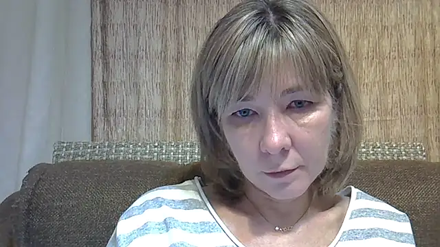 Snapshot of EllaJohnsonX chatting on 12-29-24, 03:57 EllaJohnsonX online show from 12-29-24, 03:57