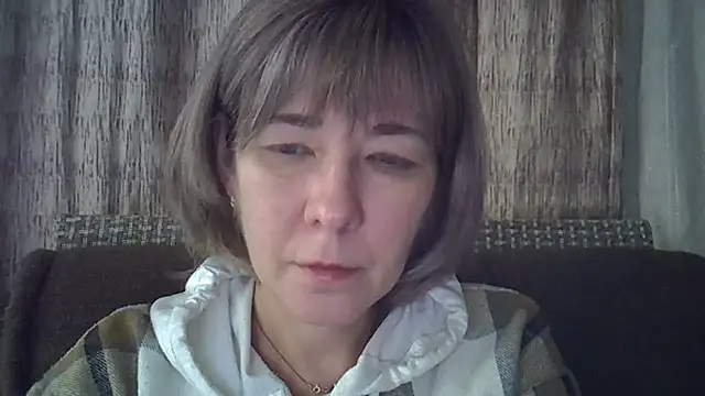 Snapshot of EllaJohnsonX chatting on 01-05-25, 07:17 EllaJohnsonX online show from 01-05-25, 07:17