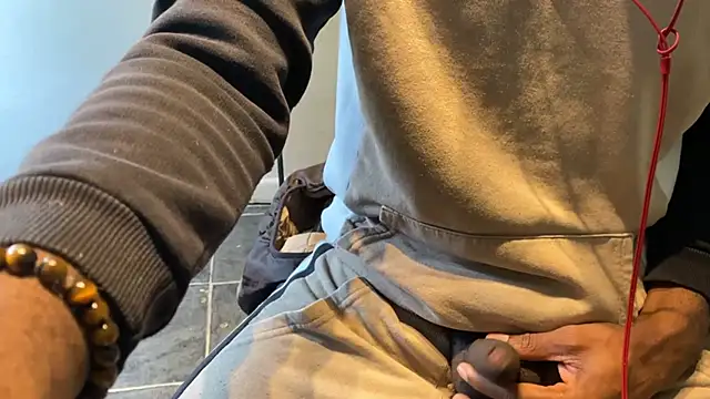 BuffBlackThug online show from 09-16-25, 02:07
