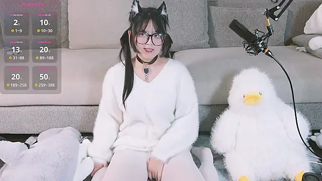 Snapshot of Yu_UwU_ chatting on 02-04-25, 02:43 Yu UwU  online show from 02-04-25, 02:43