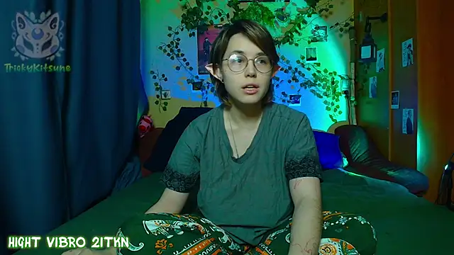 Snapshot of TrickyKitsune chatting on 04-30-26, 05:41 TrickyKitsune online show from 04-30-26, 05:41