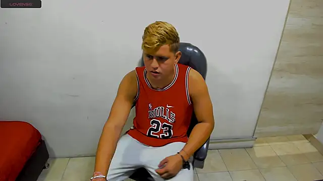 Warning Boy online show from 12-27-24, 01:22