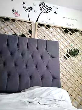 Mia WAll online show from 01-01-25, 03:46