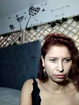 Mia WAll online show from 01-12-25, 09:08