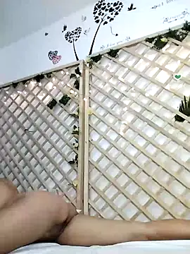 Mia WAll online show from 01-19-25, 07:57