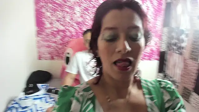 Snapshot of Laura_hellss chatting on 10-21-25, 10:32 Laura hellss online show from 10-21-25, 10:32