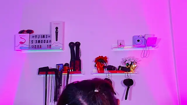 EmiF26 online show from 11-21-25, 10:19