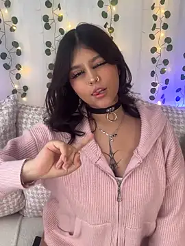 Snapshot of kath_kitty chatting on 04-15-26, 10:10 kath kitty online show from 04-15-26, 10:10