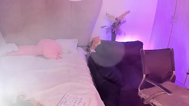 Snapshot of rachaeldeckard__ chatting on 11-16-25, 04:07 rachaeldeckard online show from 11-16-25, 04:07