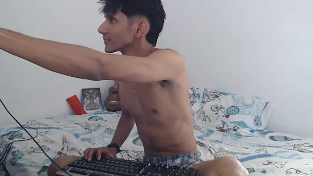 Snapshot of Johan_Mancini_R chatting on 12-30-24, 08:47 Johan Mancini R online show from 12-30-24, 08:47