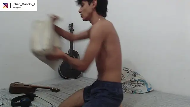 Snapshot of Johan_Mancini_R chatting on 03-22-25, 08:48 Johan Mancini R online show from 03-22-25, 08:48