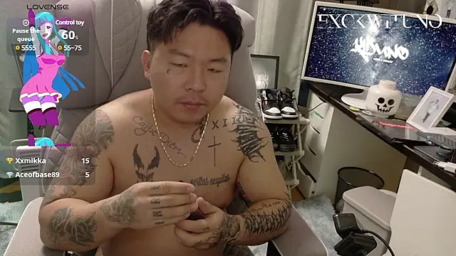 Snapshot of fxckwituno chatting on 01-10-25, 04:30 fxckwituno online show from 01-10-25, 04:30