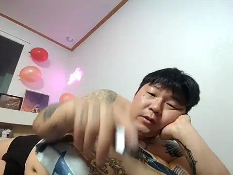 Snapshot of fxckwituno chatting on 03-05-25, 12:00 fxckwituno online show from 03-05-25, 12:00