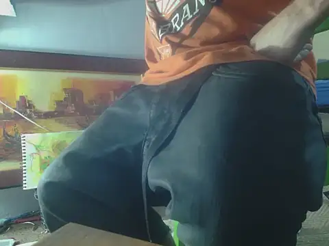 Snapshot of poesnuus999 chatting on 03-04-26, 05:30 poesnuus999 online show from 03-04-26, 05:30