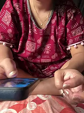 Snapshot of soumita chatting on 01-12-25, 03:36 soumita online show from 01-12-25, 03:36