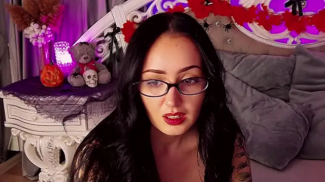 KimKhallifa online show from 10-21-25, 05:30