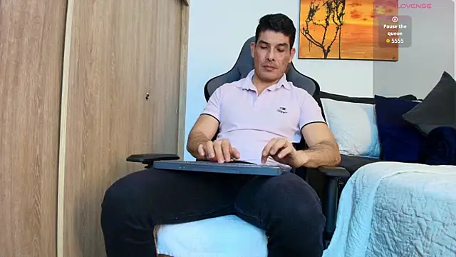 Snapshot of Andrewstelle_coleman chatting on 02-18-26, 05:36 Andrewstelle coleman online show from 02-18-26, 05:36