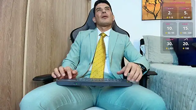 Snapshot of Andrewstelle_coleman chatting on 03-11-26, 05:35 Andrewstelle coleman online show from 03-11-26, 05:35