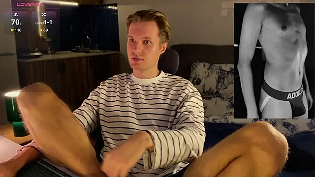 Snapshot of Leonnextdoor chatting on 02-15-26, 06:59 Leonnextdoor online show from 02-15-26, 06:59