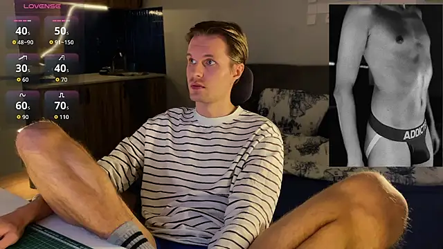 Snapshot of Leonnextdoor chatting on 02-21-26, 07:26 Leonnextdoor online show from 02-21-26, 07:26