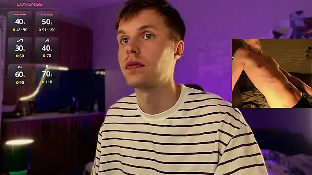 Snapshot of Leonnextdoor chatting on 03-17-26, 03:59 Leonnextdoor online show from 03-17-26, 03:59