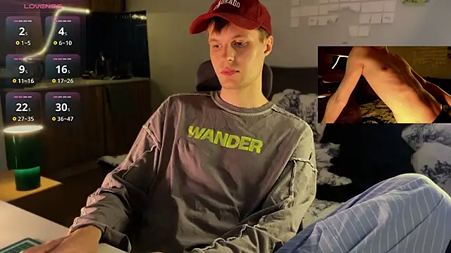 Snapshot of Leonnextdoor chatting on 03-26-26, 12:11 Leonnextdoor online show from 03-26-26, 12:11