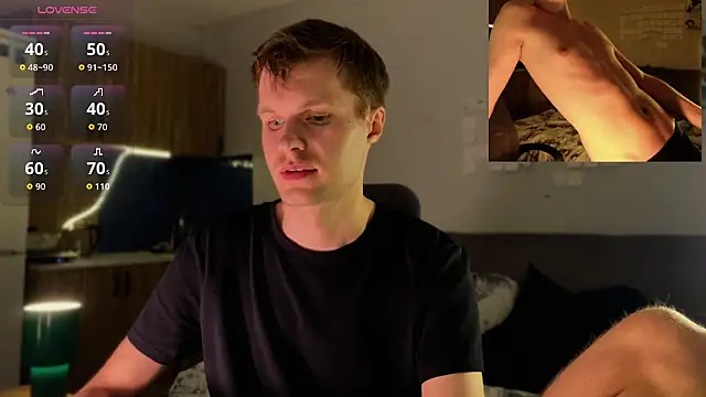 Snapshot of Leonnextdoor chatting on 04-02-26, 05:21 Leonnextdoor online show from 04-02-26, 05:21