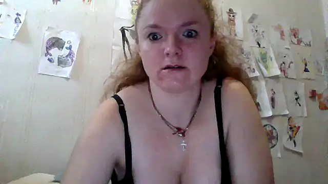 Snapshot of Rae_Jeannie chatting on 10-31-25, 06:03 Rae Jeannie online show from 10-31-25, 06:03