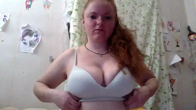 Snapshot of Rae_Jeannie chatting on 04-17-26, 05:32 Rae Jeannie online show from 04-17-26, 05:32