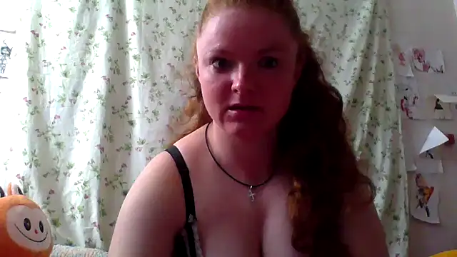 Snapshot of Rae_Jeannie chatting on 04-19-26, 06:35 Rae Jeannie online show from 04-19-26, 06:35