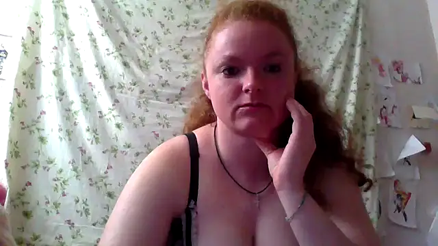 Snapshot of Rae_Jeannie chatting on 05-06-26, 06:41 Rae Jeannie online show from 05-06-26, 06:41