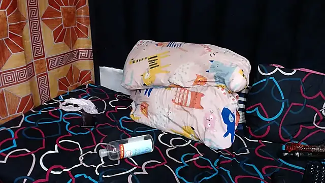 Snapshot of Thickbootykim chatting on 11-15-25, 09:11 Thickbootykim online show from 11-15-25, 09:11