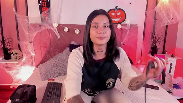 Nathalia Stone online show from 10-04-25, 05:11