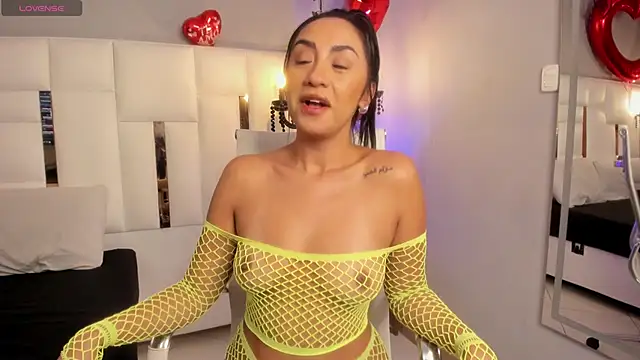 MAGIC AURORAA online show from 02-20-25, 02:57