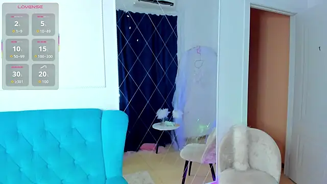 Lina Bennet online show from 11-28-25, 01:52