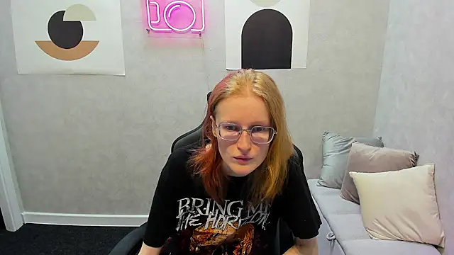 Snapshot of ElizabethHarpper chatting on 01-08-25, 01:32 ElizabethHarpper online show from 01-08-25, 01:32