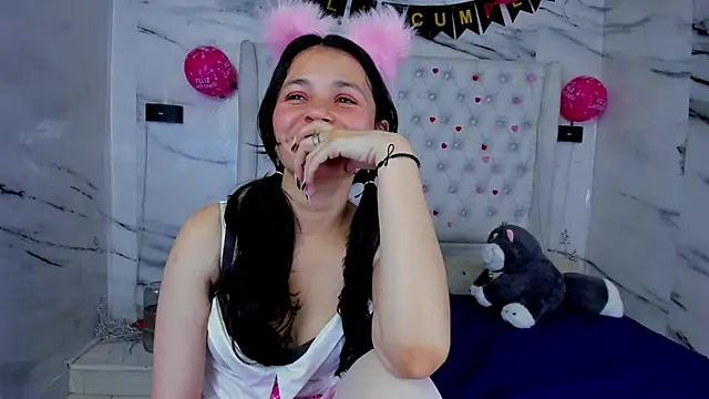 Snapshot of arissha_lee chatting on 03-08-26, 02:04 arissha lee online show from 03-08-26, 02:04