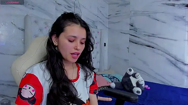 Snapshot of arissha_lee chatting on 05-27-26, 01:02 arissha lee online show from 05-27-26, 01:02