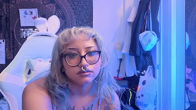 deluxxxeblu online show from 01-19-26, 03:32