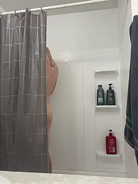 Snapshot of tcadle1824 chatting on 12-27-24, 04:32 tcadle1824 online show from 12-27-24, 04:32