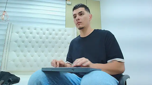 DAVID VICTORIAA online show from 12-18-25, 12:55