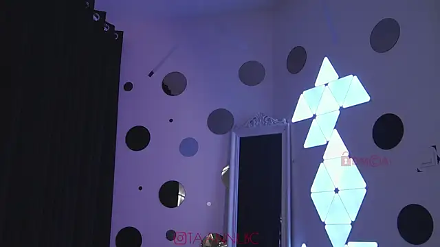 Snapshot of taanni_bc chatting on 02-16-25, 11:48 taanni bc online show from 02-16-25, 11:48