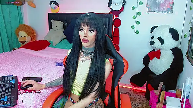 Snapshot of Alextwink chatting on 12-04-25, 06:27 Alextwink online show from 12-04-25, 06:27