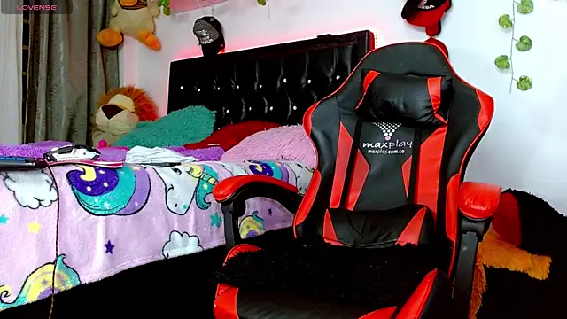 Snapshot of Alextwink chatting on 01-12-26, 08:36 Alextwink online show from 01-12-26, 08:36